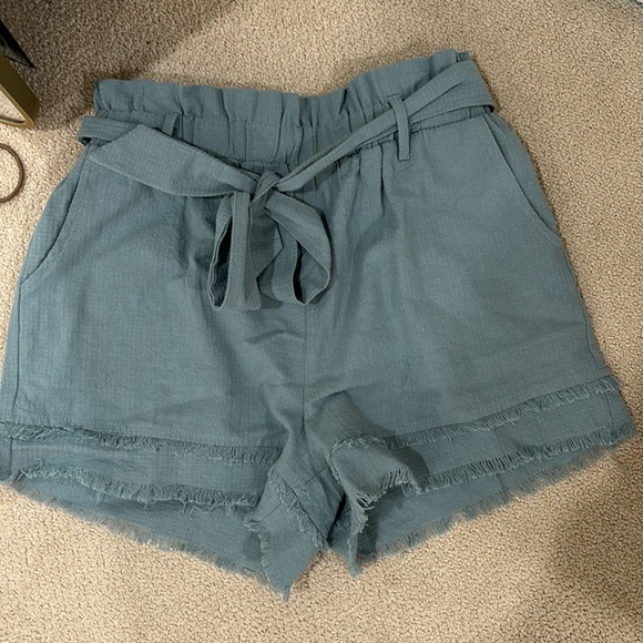 New in teal short/top set - Picture 2 of 6